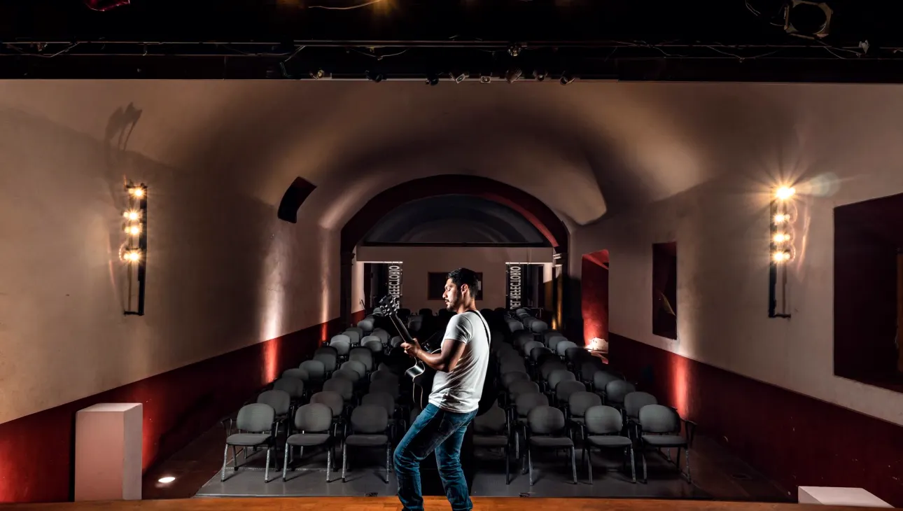 How a Rehearsal Schedule Gets Built Around a Venue and Its Speakers