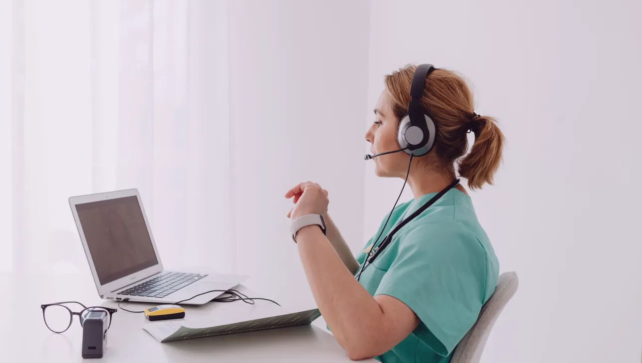 How Do You Prepare a Remote Guest for a Streamed Panel?